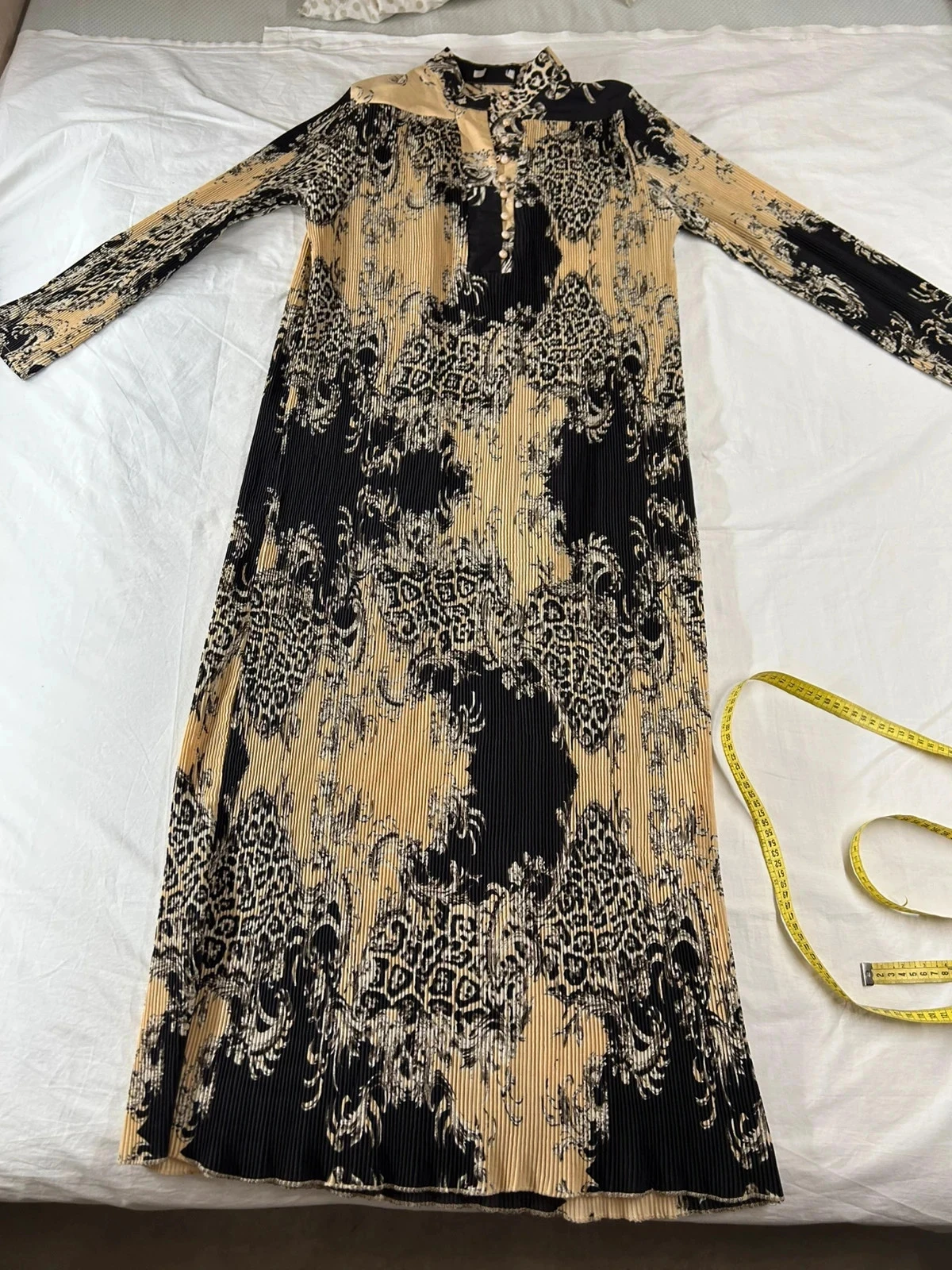 Robe longue à motifs vintage beige et noir